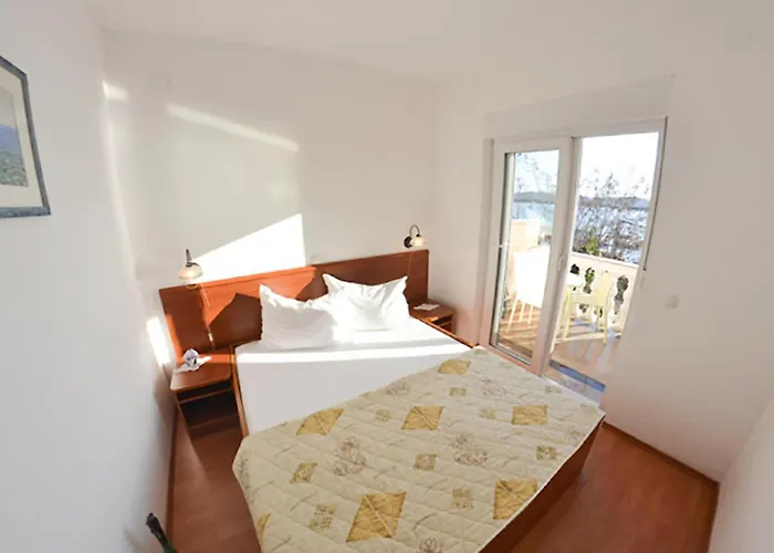 Lovely In With House Sea View Apartman *