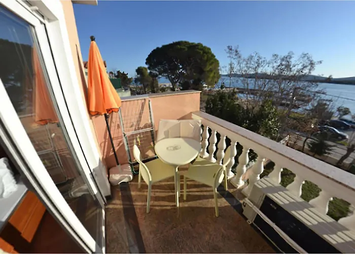 Lovely In With House Sea View Appartamento Turanj